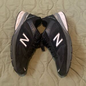 New Balance 990 v5